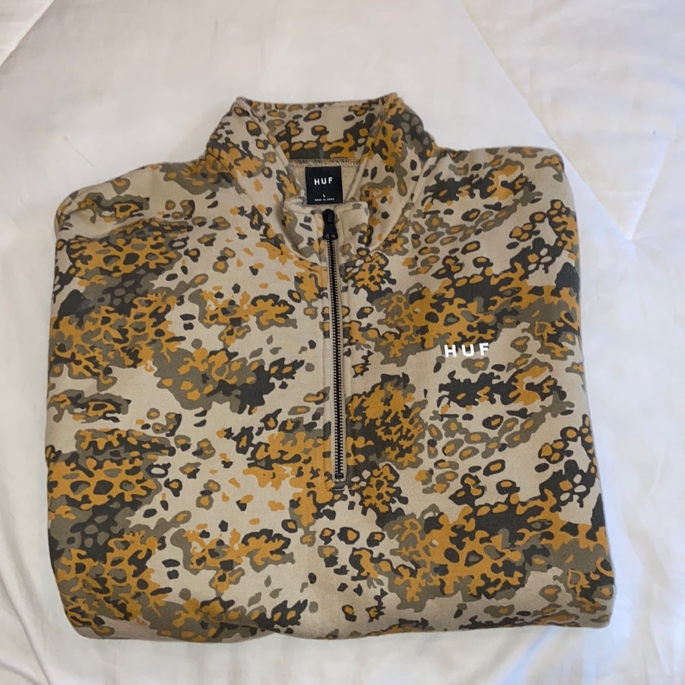 New with “tags” Huf Quarter Zip Sweatshirt with pocket